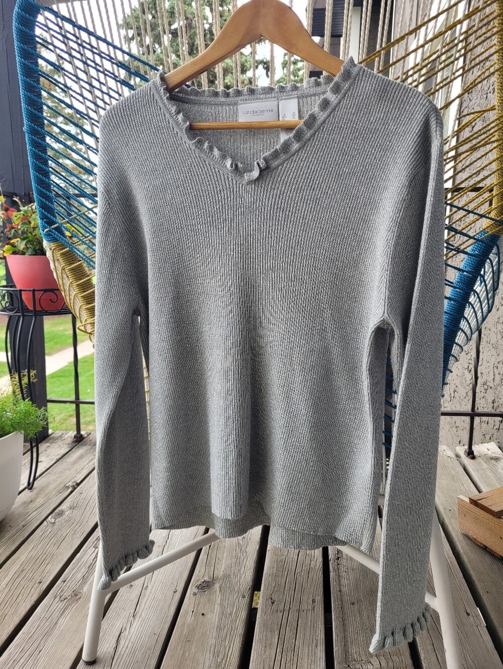 Liz Claiborne Metallic Ruffle Lightweight Holiday Sweater, Women's XL, Silver